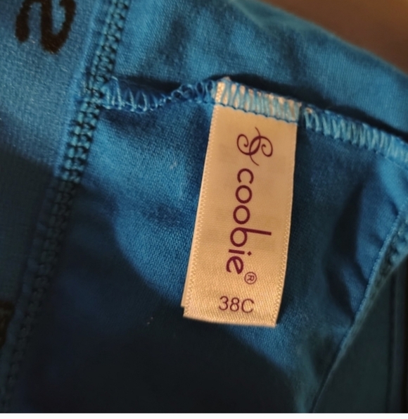 Coobie (2) Dark Pink & Black and Blue & Black Sports Bras No. 6899 Size 38C NWT - Picture 8 of 8